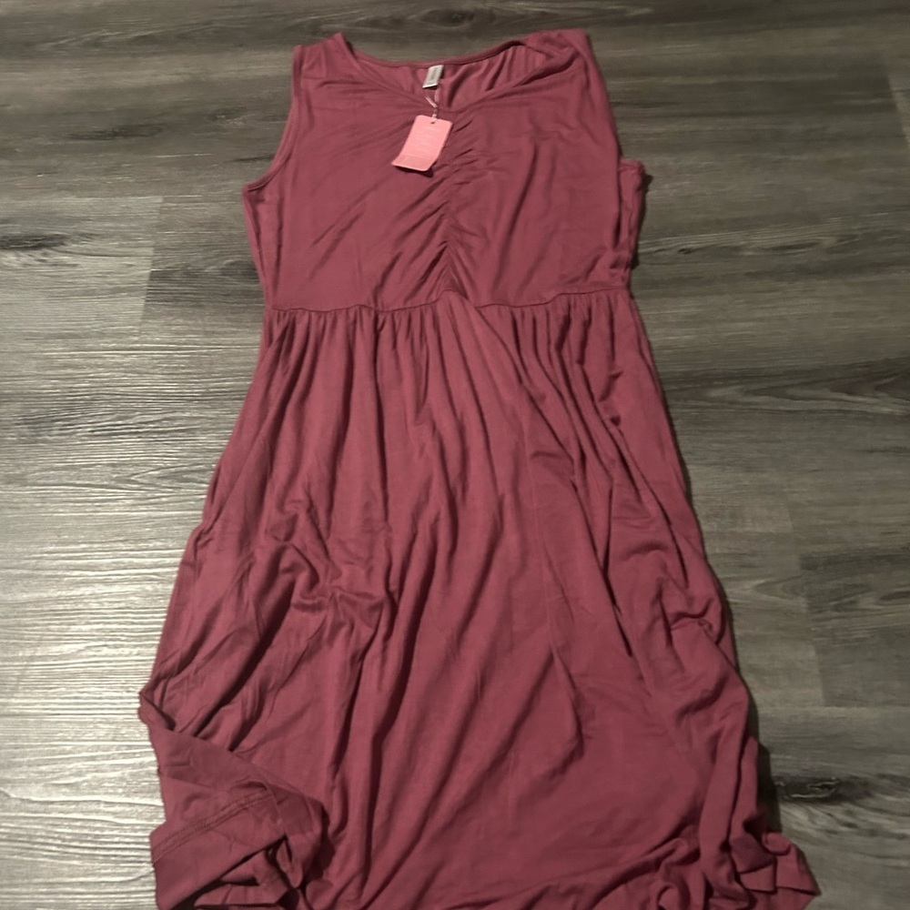 Elegant Pink Sleeveless Dress - Picture 1 of 5